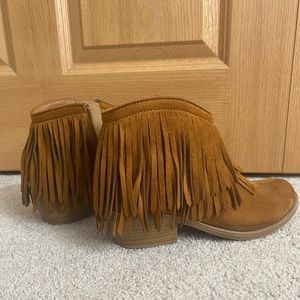 Cute Fringe Boots